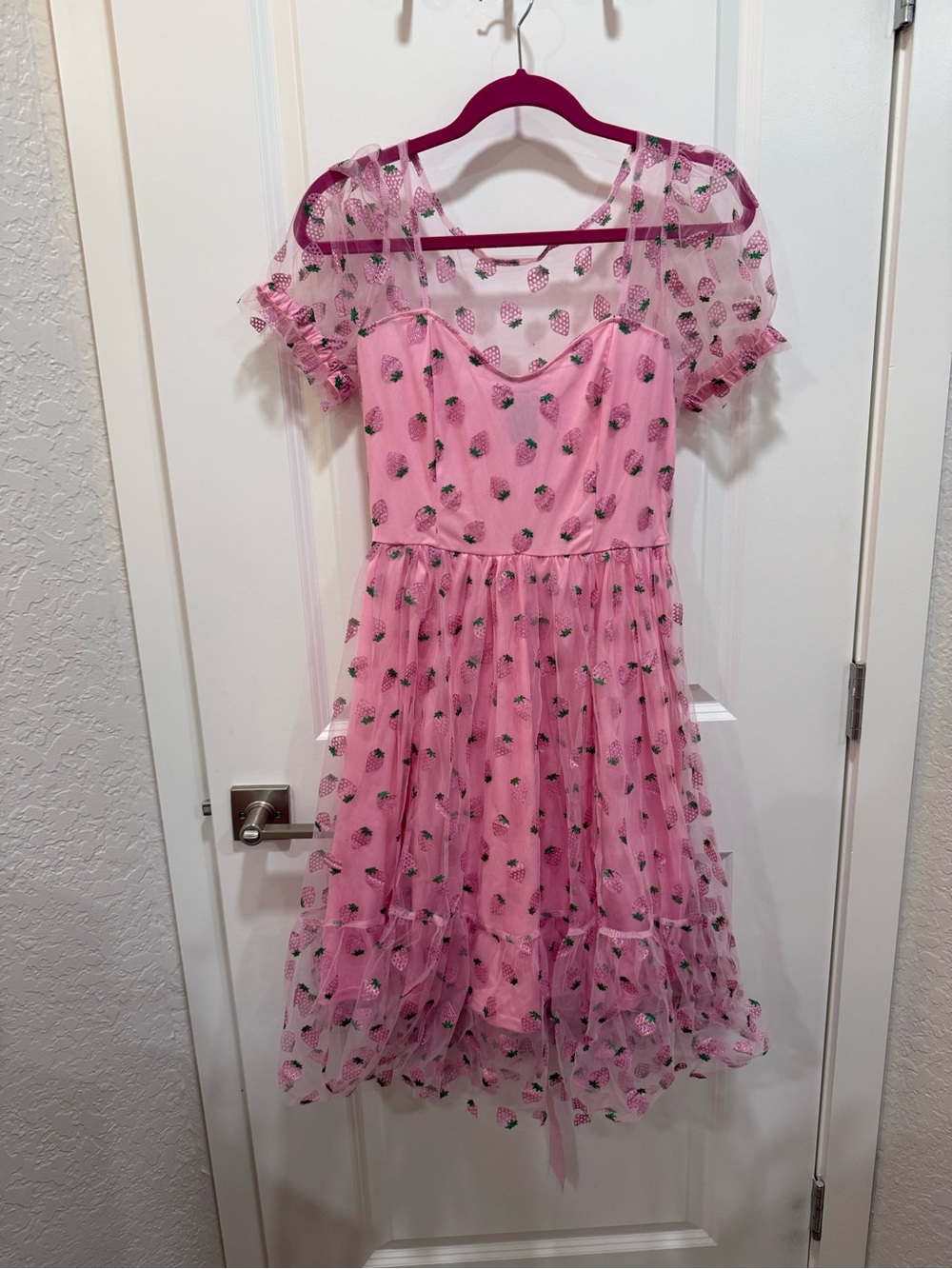 Sweet Society Pink Strawberry Mesh Puff Sleeve Midi Dress Size Small - Picture 8 of 9